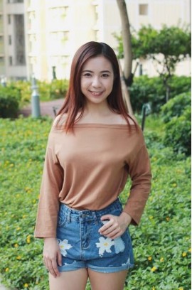 卡其色一字領Tee